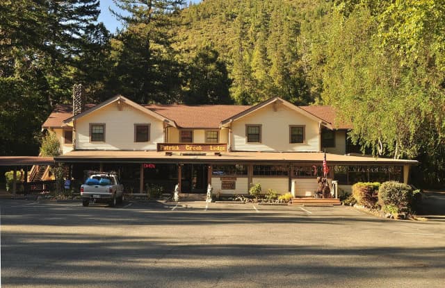 Patrick Creek Lodge in Gasquet, CA